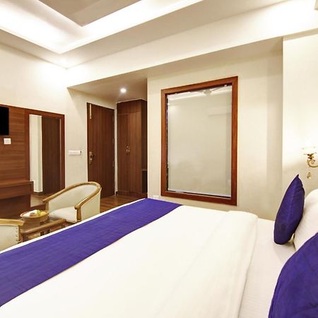 Marks Hotel & Banquet Noida Exterior photo