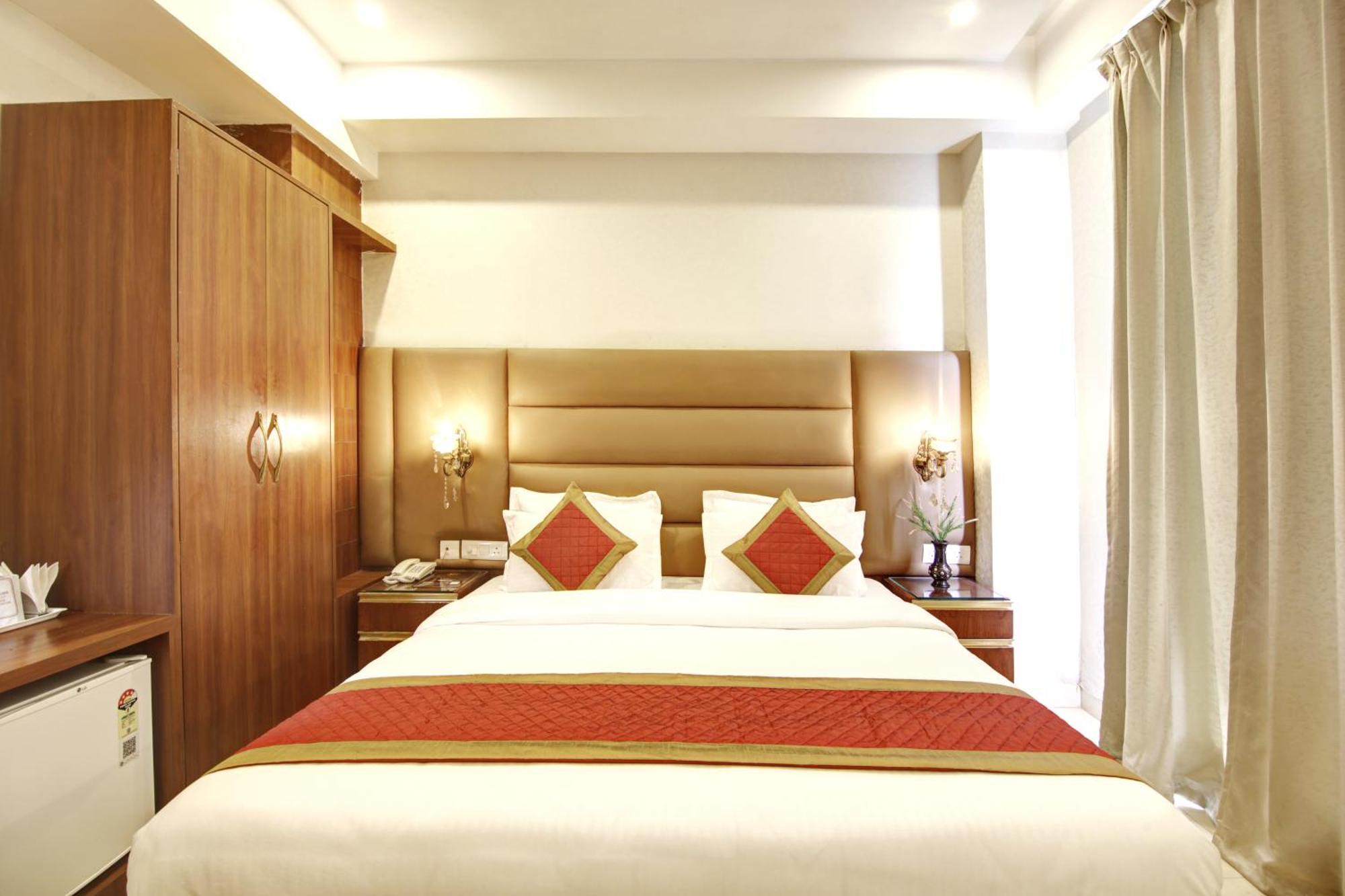 Marks Hotel & Banquet Noida Exterior photo