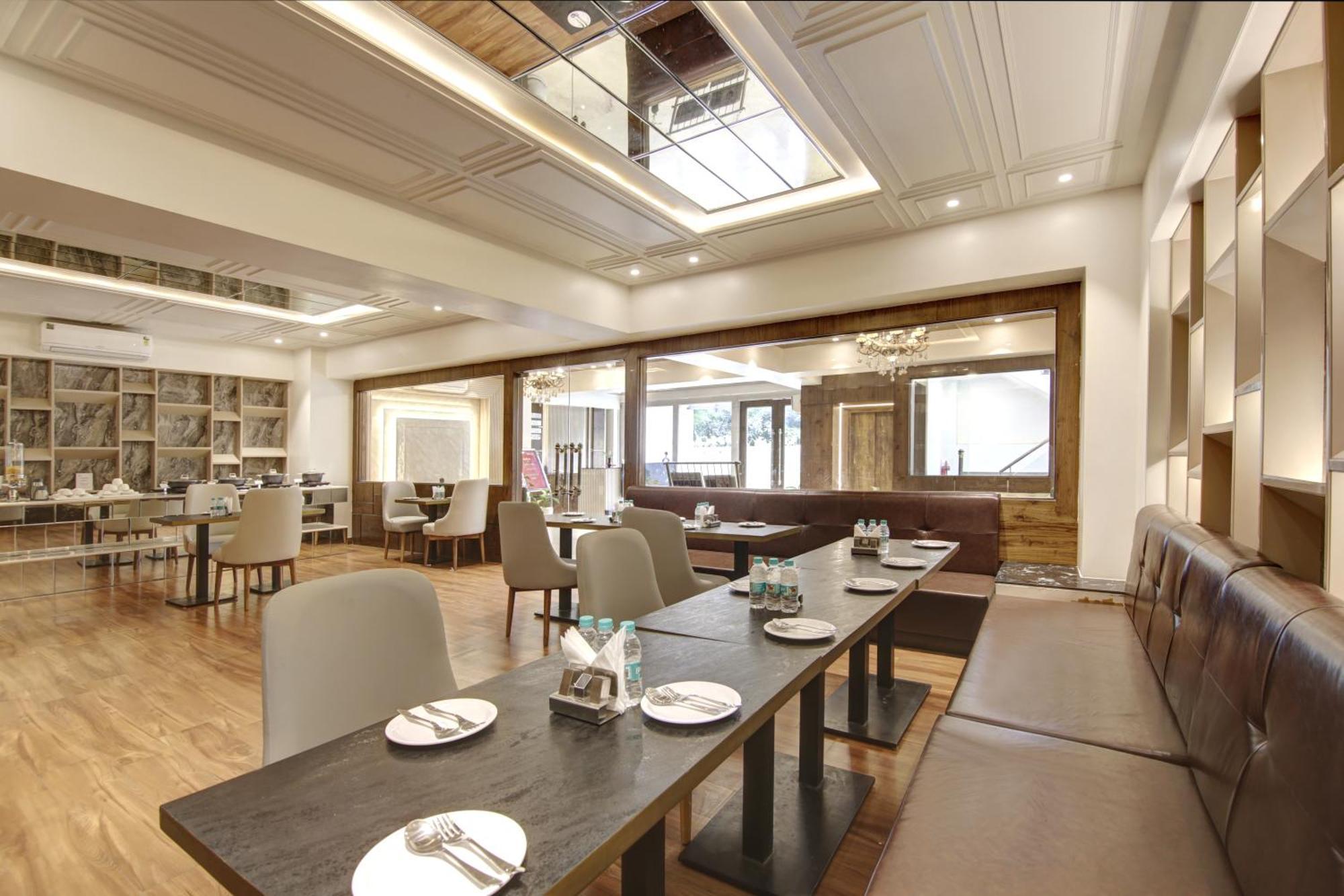 Marks Hotel & Banquet Noida Exterior photo