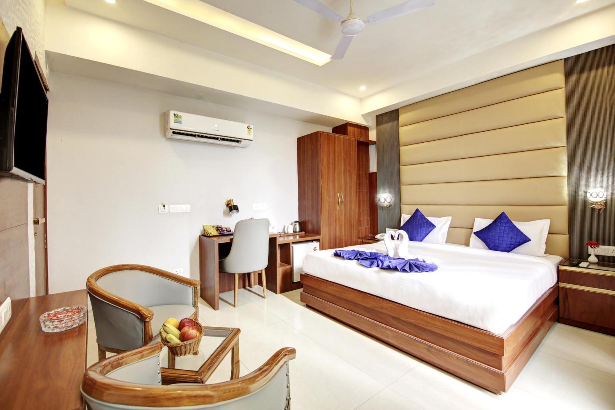 Marks Hotel & Banquet Noida Exterior photo