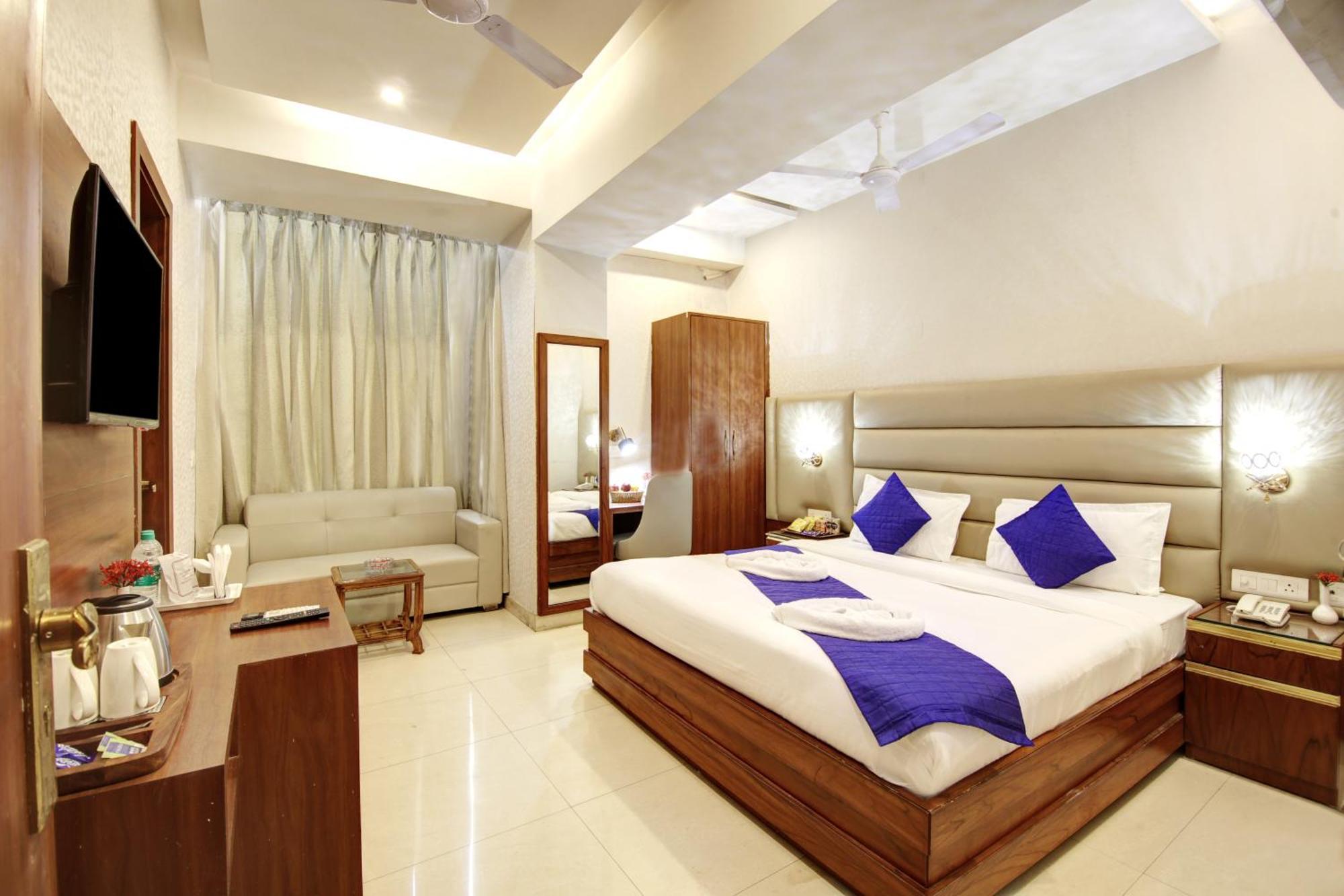 Marks Hotel & Banquet Noida Exterior photo