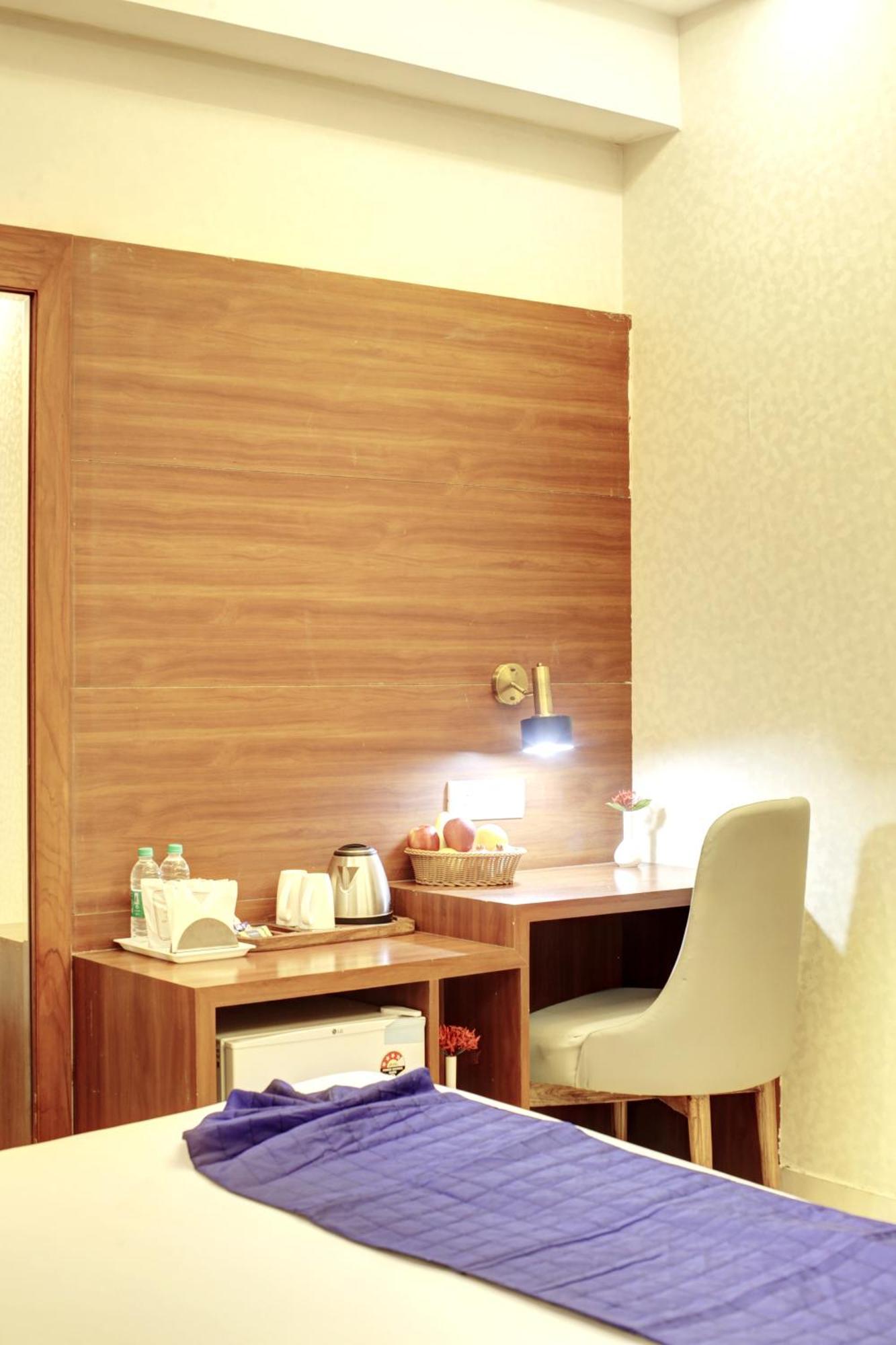 Marks Hotel & Banquet Noida Exterior photo
